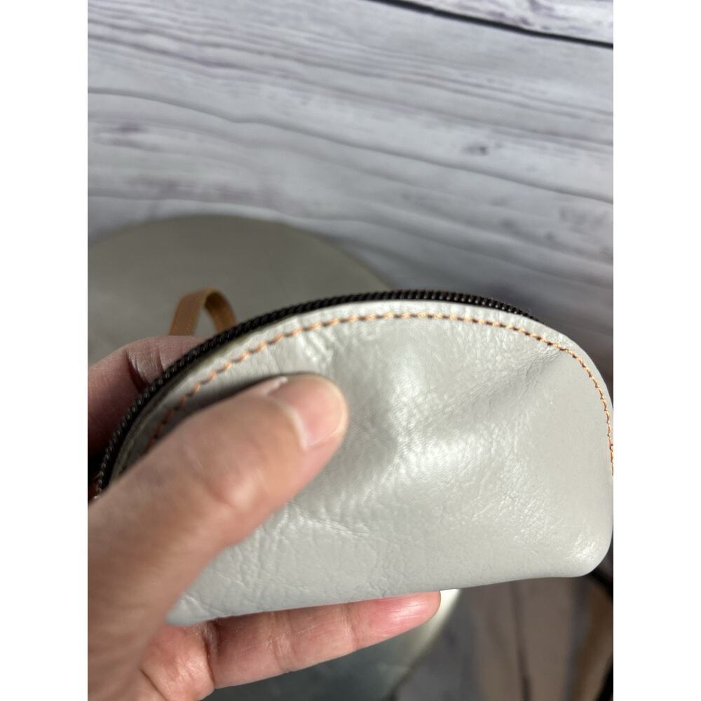 AmeriLeather Gray Leather Coin Pouch Wristlet Small Zip Wallet Key Holder - Picture 7 of 7